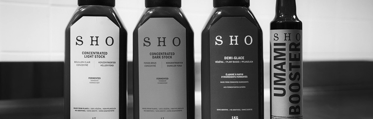 Gamme de produits SHO comprenant les bouteilles de fond clair concentré, fond brun, demi-glace et umami booster